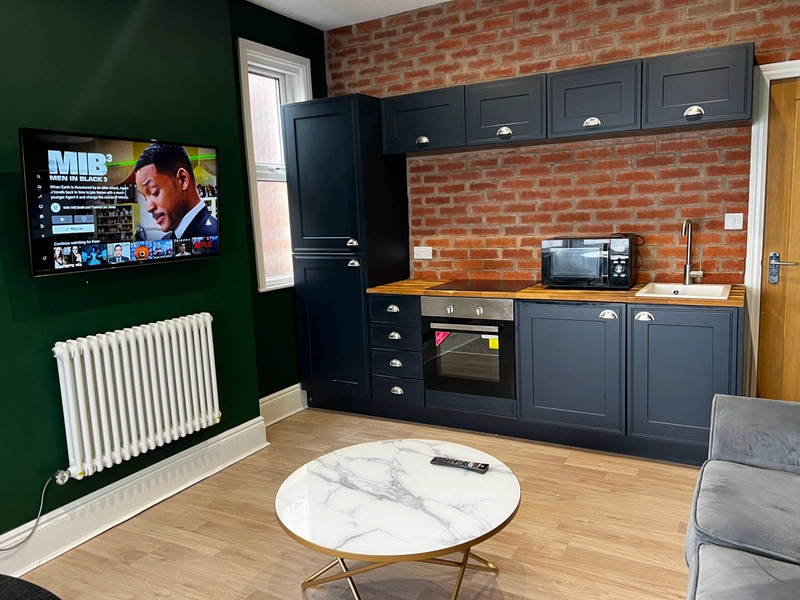 Lenton Boulevard: Flat 2 -  Luxury 1 bed student apartment - Thumbnail 1