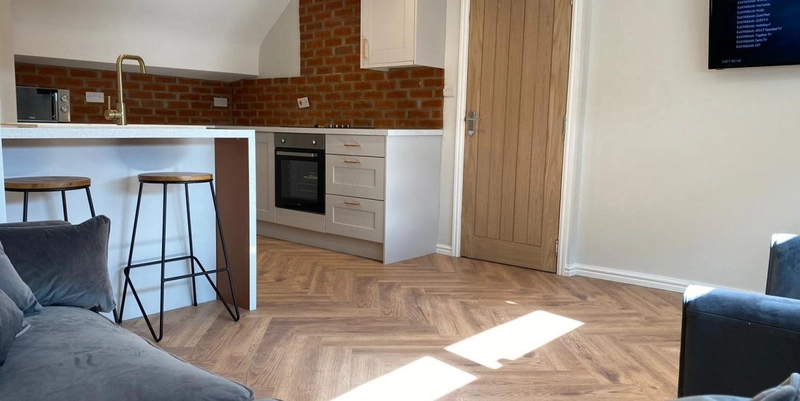 Lenton Boulevard Flat 5 - Luxury 2 Bed Student Apartment - Thumbnail 1