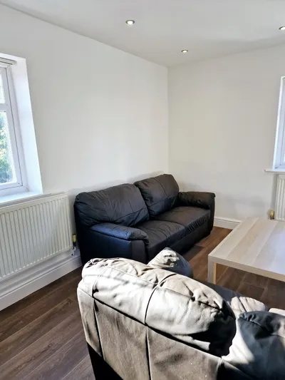 3 Bedroom Apartment - Flat 7,  Bawas place  - Alfreton Road - Thumbnail 8