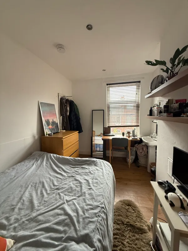 55 Teversal Avenue: 4 Bedroom Student House NG7 1PX - Image 17