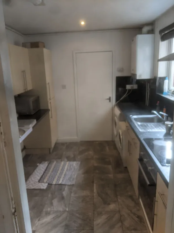 55 Teversal Avenue: 4 Bedroom Student House NG7 1PX - Image 6