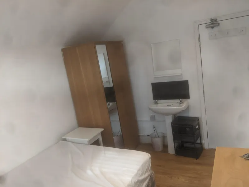 55 Teversal Avenue: 4 Bedroom Student House NG7 1PX - Image 10