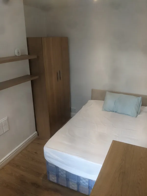 55 Teversal Avenue: 4 Bedroom Student House NG7 1PX - Image 11