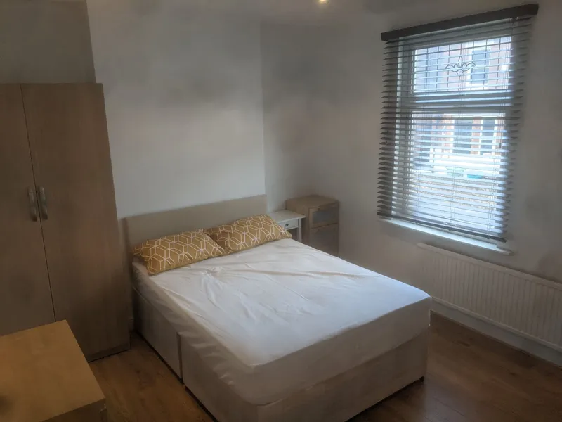 55 Teversal Avenue: 4 Bedroom Student House NG7 1PX - Image 13