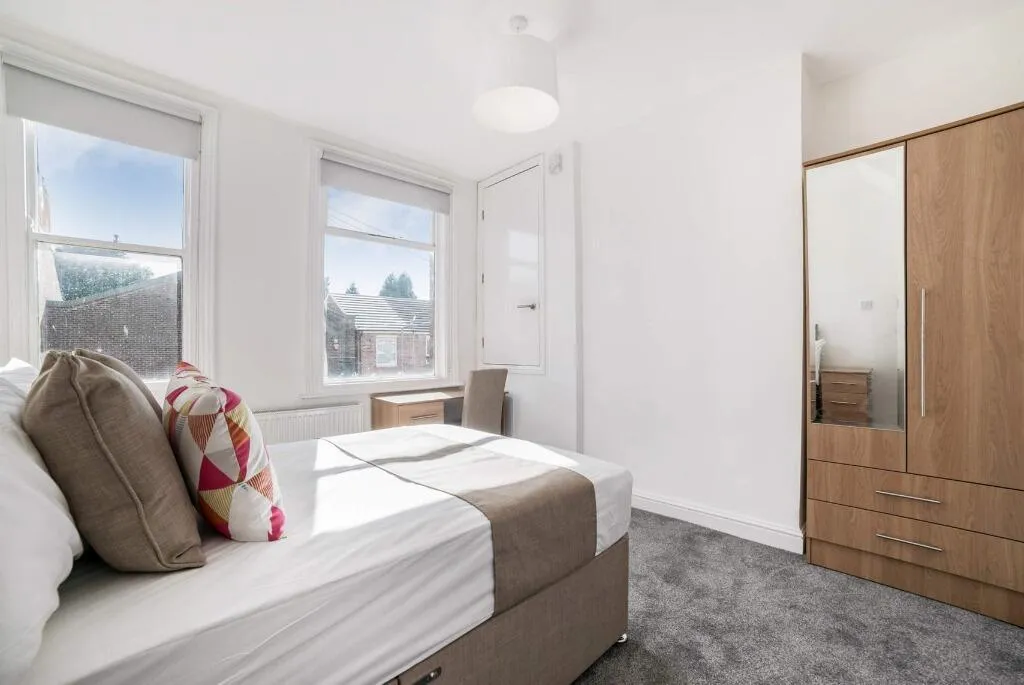 Windsor Street NG9 2BW - 4 Bedroom House share (Beeston) - Image 1