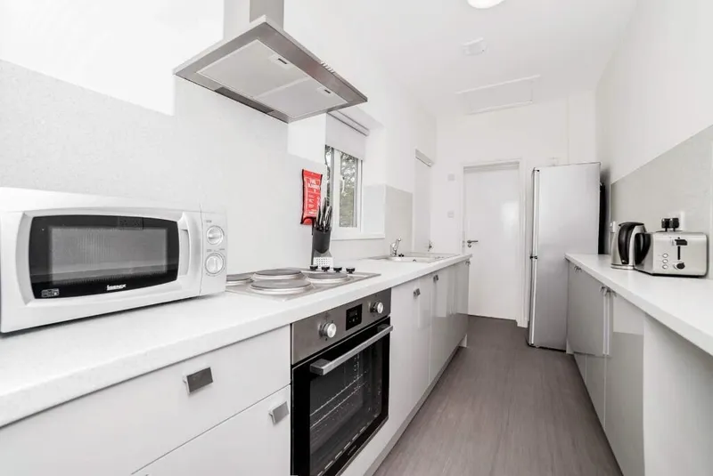 Windsor Street NG9 2BW - 4 Bedroom House share (Beeston) - Image 2