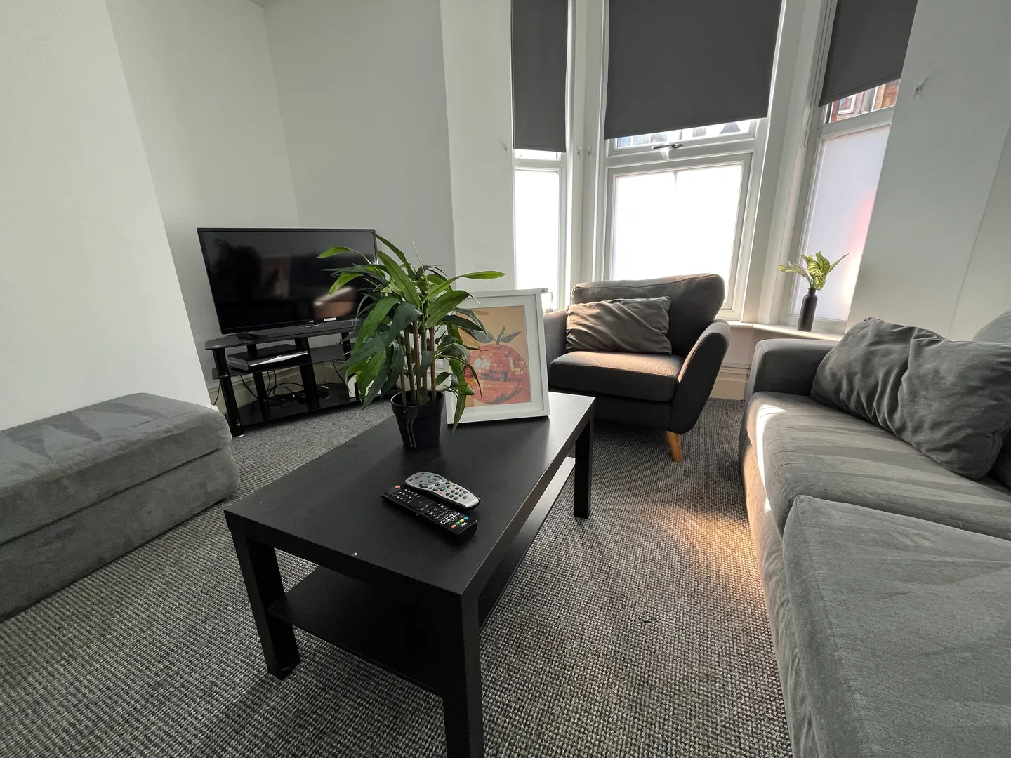 All Ensuites // Extra Large 7 Bed // Monks Rd // SEPT 2026 - Image 1