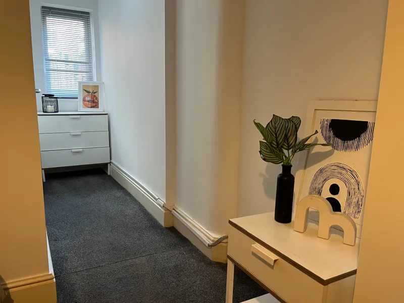 All Ensuites // Extra Large 7 Bed // Monks Rd // SEPT 2026 - Image 7