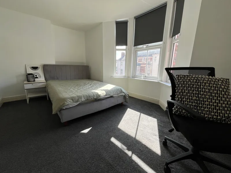 All Ensuites // Extra Large 7 Bed // Monks Rd // SEPT 2026 - Image 21