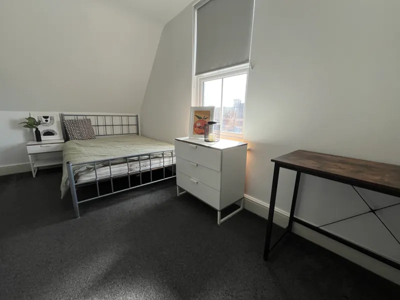 All Ensuites // Extra Large 7 Bed // Monks Rd // SEPT 2026 - Image 25
