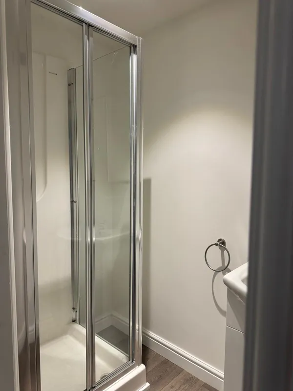 Ensuite // High Street // 1 Bed Apartment // JULY 2026 - Image 11