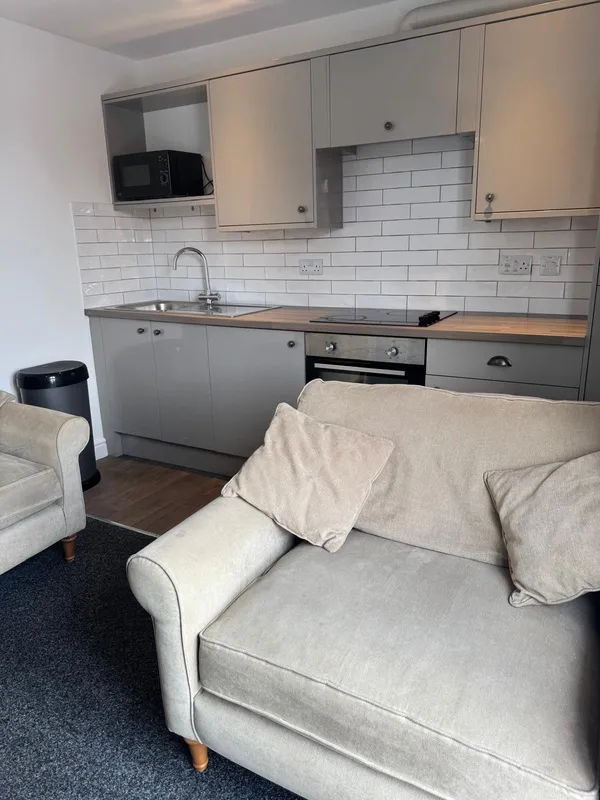Ensuite // High Street // 1 Bed Apartment // JULY 2026 - Image 2