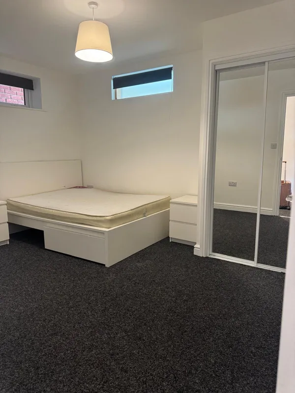 Ensuite // High Street // 1 Bed Apartment // JULY 2026 - Image 7