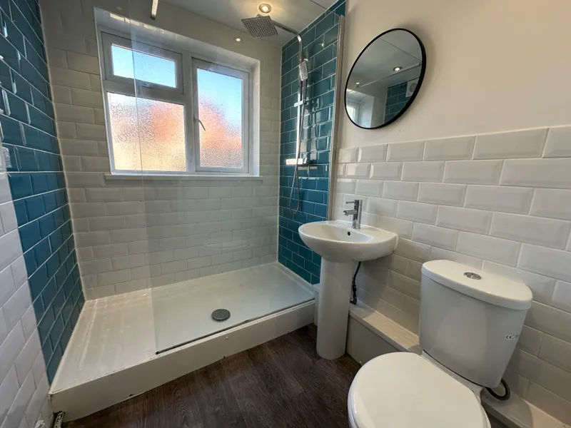 Large 2 Bed +Study Room // Ripon St // SEPT 2026 - Image 3