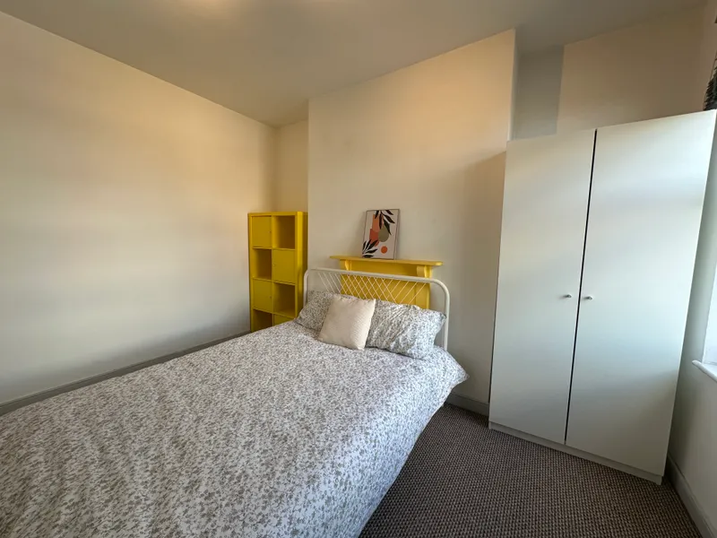 Large 2 Bed +Study Room // Ripon St // SEPT 2026 - Image 6