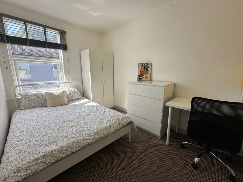 Large 2 Bed +Study Room // Ripon St // SEPT 2026 - Image 7
