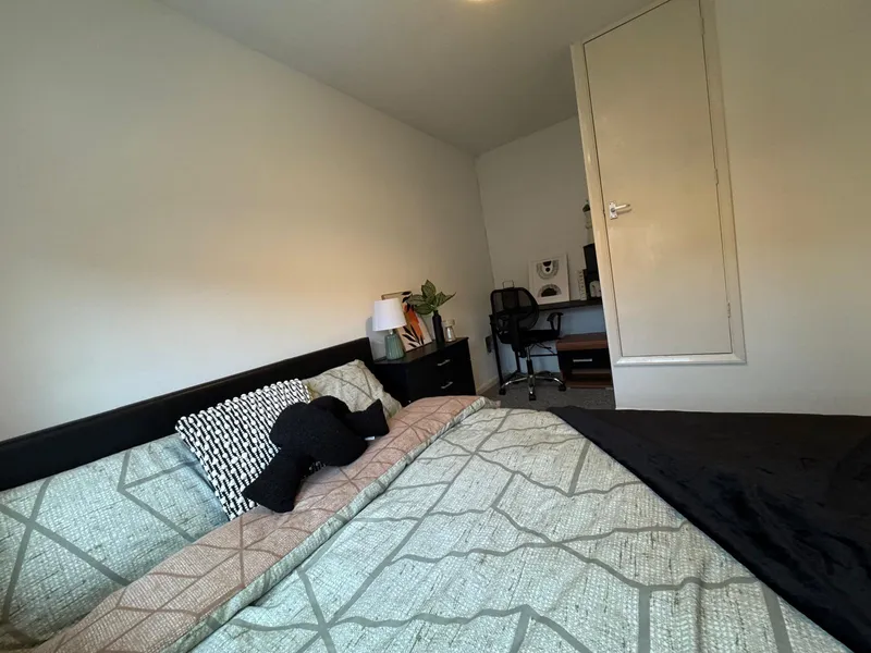 Allocated Parking Space // 2 Bed // Portland St // SEPT 2026 - Image 8