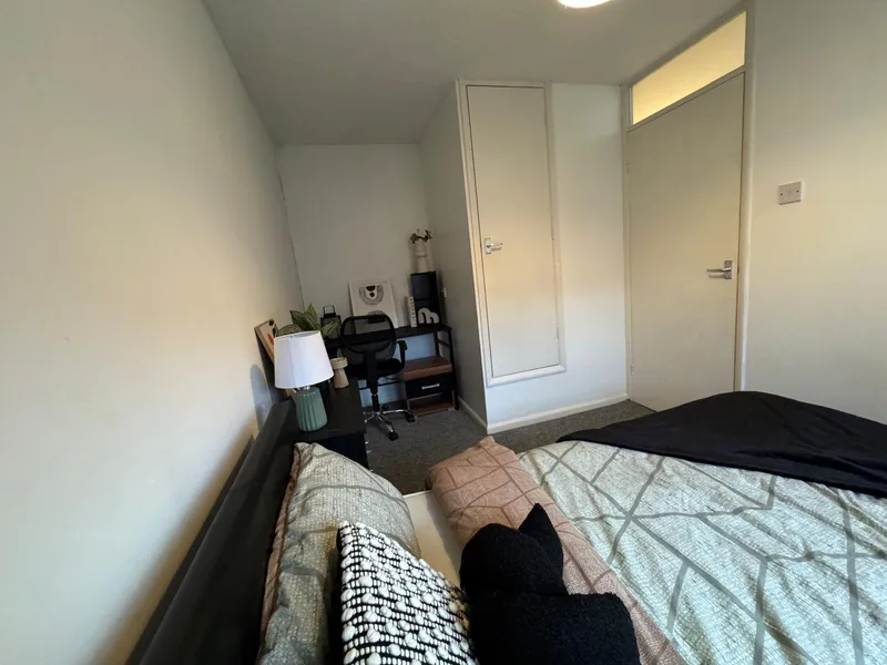 Allocated Parking Space // 2 Bed // Portland St // SEPT 2026 - Image 10