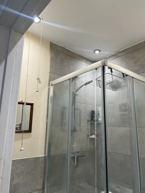 Derby Grove: Student Studio Flat NG7 1PF - Image 9