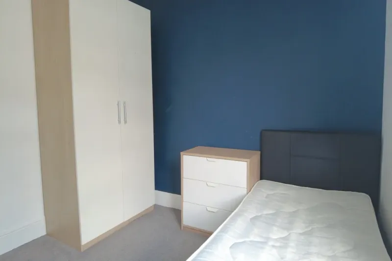 6 Bed Student House //  July 2026 - Image 8