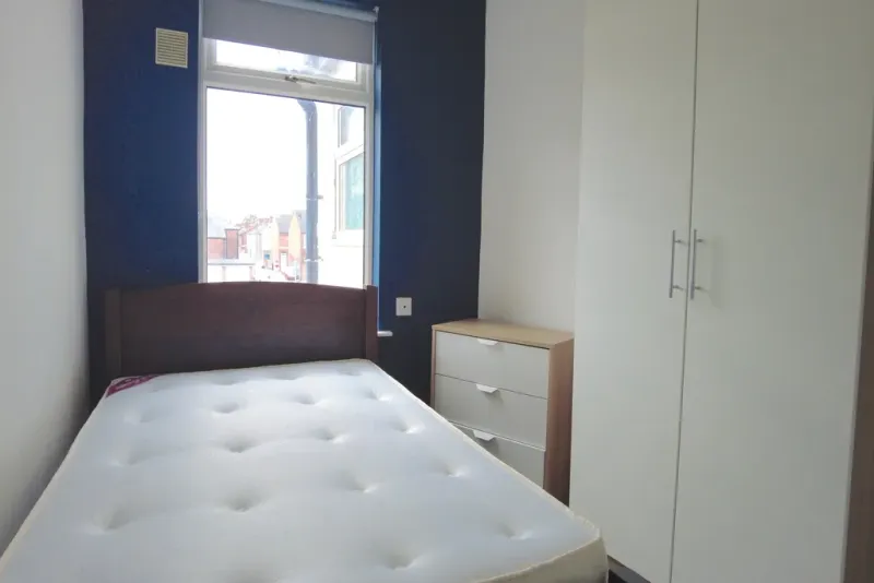 6 Bed Student House //  July 2026 - Image 15