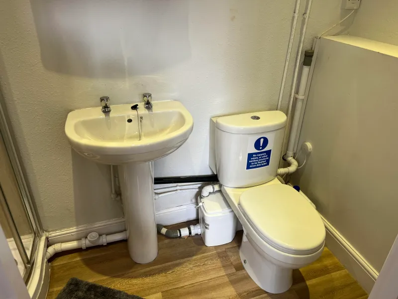 Spacious 4 Bed // All Ensuite // Jul 2026 - Image 3