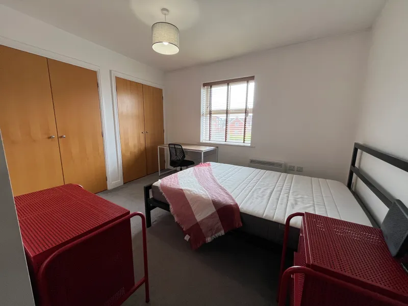 Student // Ensuite 2 Bed Flat // Jul 2026 - Image 5