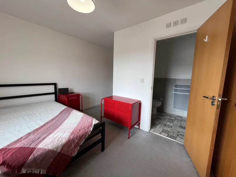 Student // Ensuite 2 Bed Flat // Jul 2026 - Image 4
