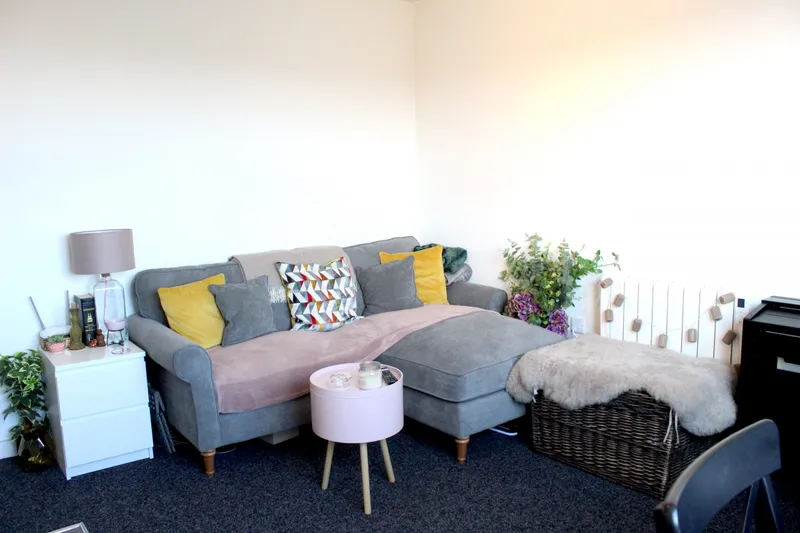 Cosy 1 Bedroom Apartment // 2026/7 - Image 2