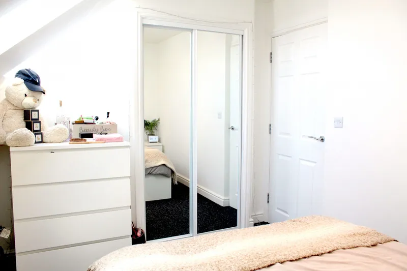 High Street // 1 Bed Apartment // SEPT 2026 - Image 4