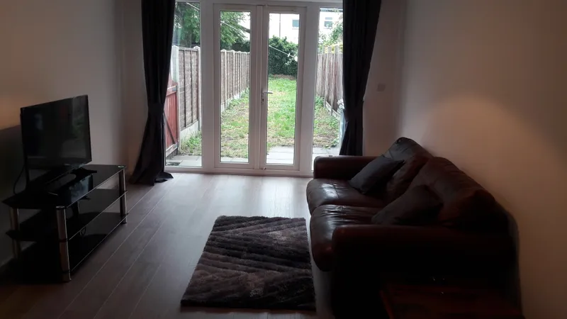 Queen Street // 2 Bed Student House // Sep 2026 - Image 2