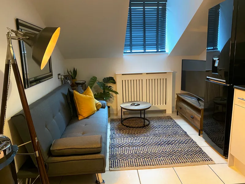 Portland St // 1 Bed Apt // AUG 2026 - Thumbnail 1