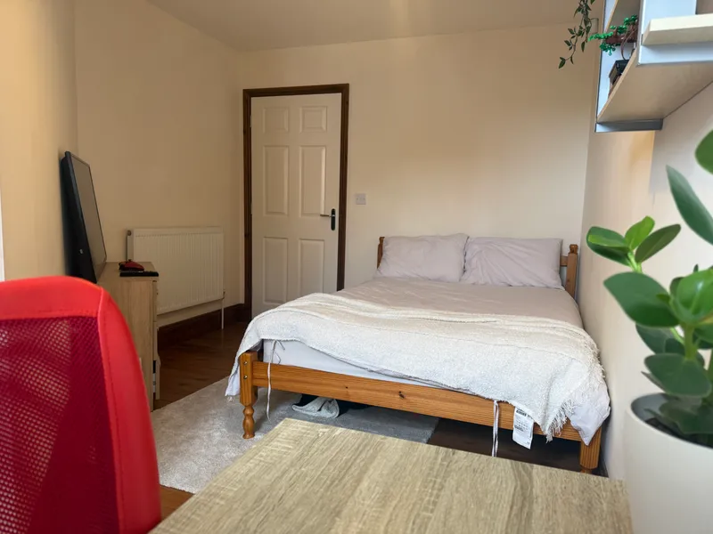 Avondale St. // 2 Bed Student Flat // Aug 2026 - Image 4