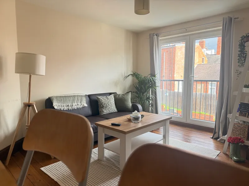 Avondale St. // 2 Bed Student Flat // Aug 2026 - Image 3