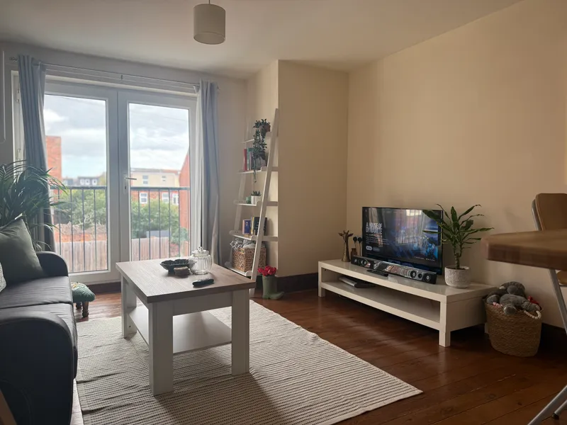 Avondale St. // 2 Bed Student Flat // Aug 2026 - Image 5