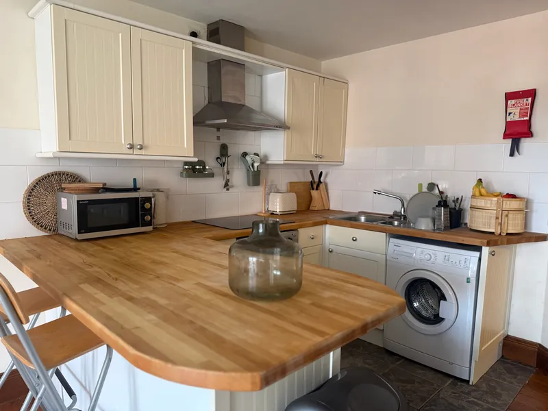 Avondale St. // 2 Bed Student Flat // Aug 2026 - Image 2