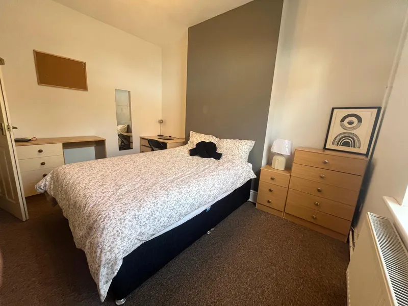 Spacious 4 Bedroom House // 2026/7 - Image 24