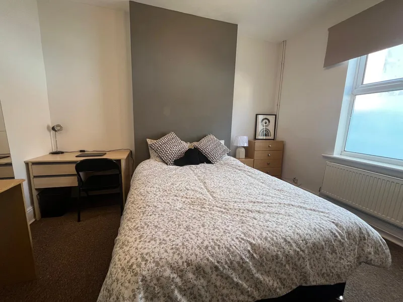 Spacious 4 Bedroom House // 2026/7 - Image 28