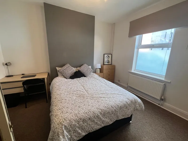 Spacious 4 Bedroom House // 2026/7 - Image 30