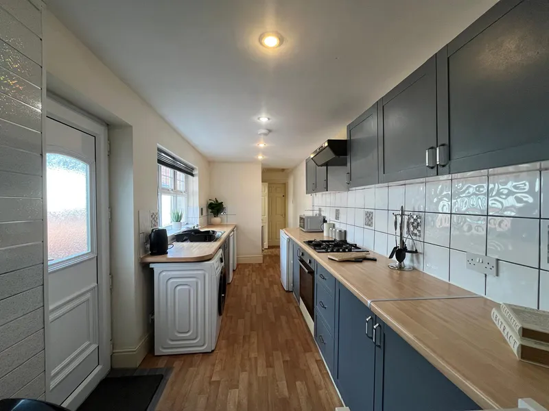 Spacious 4 Bedroom House // 2026/7 - Image 4