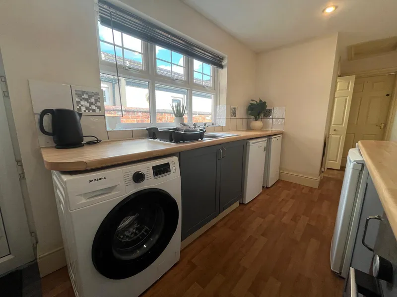 Spacious 4 Bedroom House // 2026/7 - Image 5