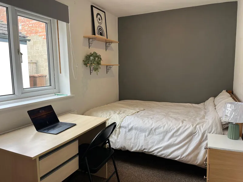 Spacious 4 Bedroom House // 2026/7 - Image 31