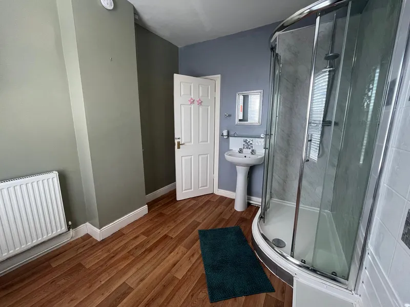 Spacious 4 Bedroom House // 2026/7 - Image 13