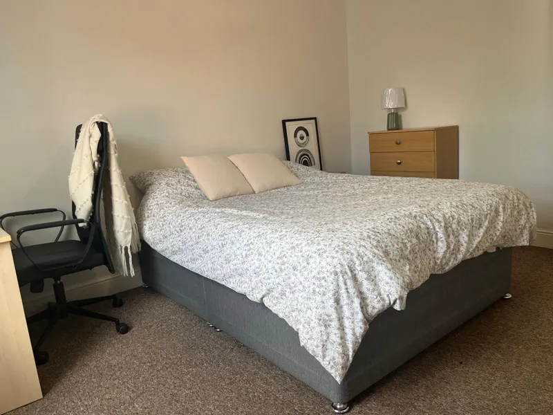 Spacious 4 Bedroom House // 2026/7 - Image 33