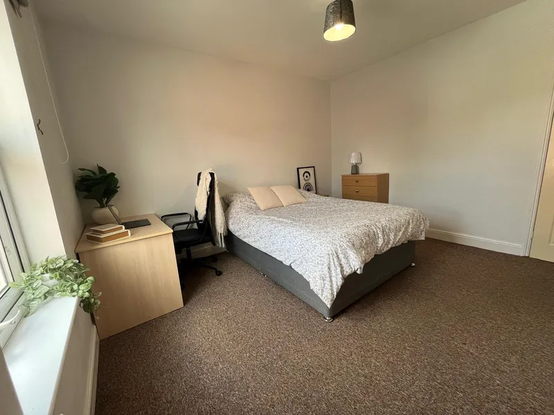 Spacious 4 Bedroom House // 2026/7 - Image 20