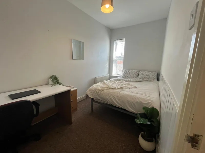 Spacious 4 Bedroom House // 2026/7 - Image 18