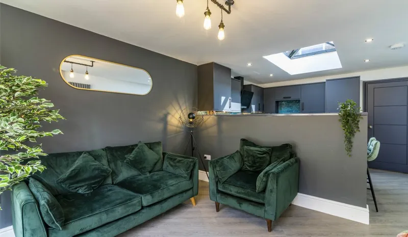 Luxury 5 Bedroom House //  2026/7 - Image 2