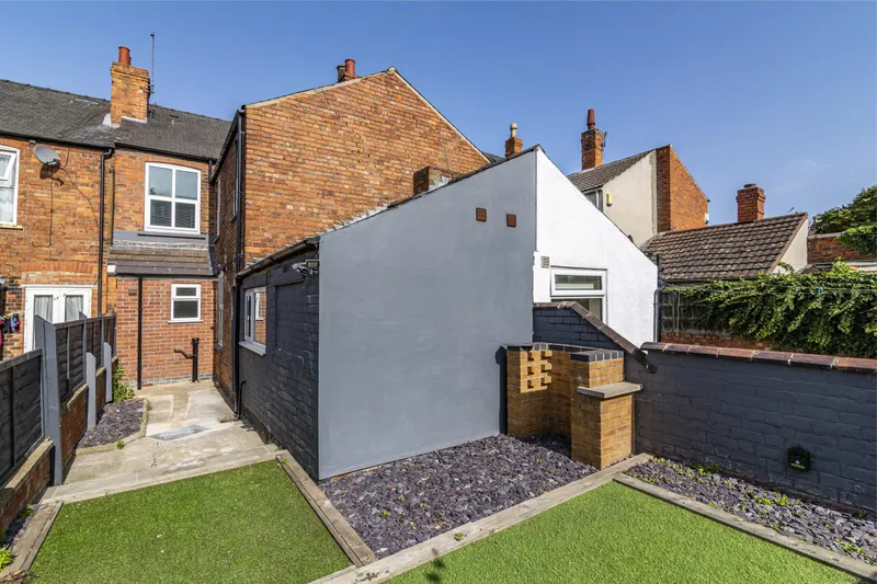 Modern 5 Bedroom House // 2026/7 - Image 22