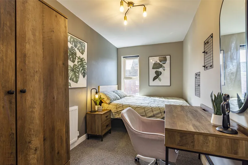 Stylish 6 Bedroom All Ensuite House // 2026/7 - Image 31