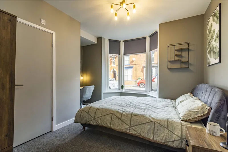 Stylish 6 Bedroom All Ensuite House // 2026/7 - Image 28